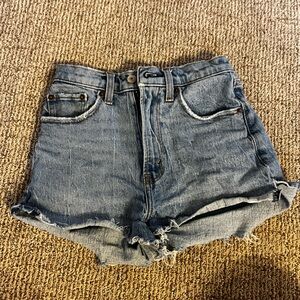 ABERCROMBIE HIGH RISE SHORTS